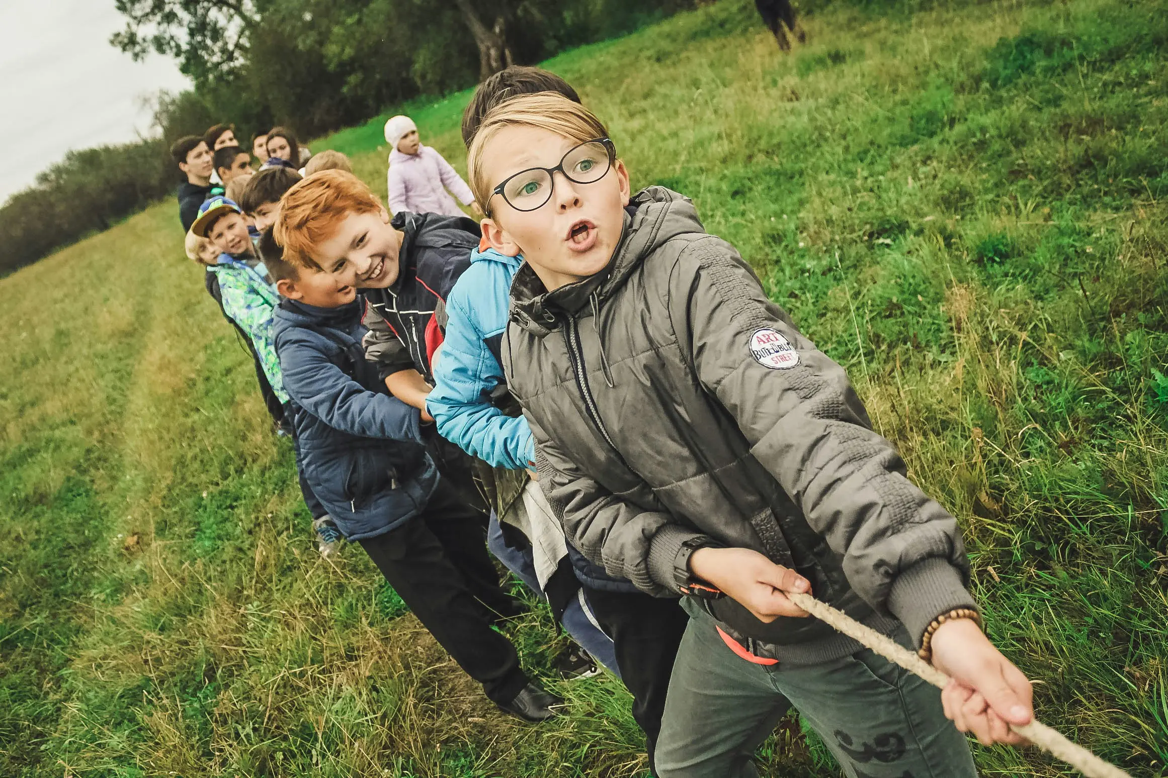 kid tug-o-war